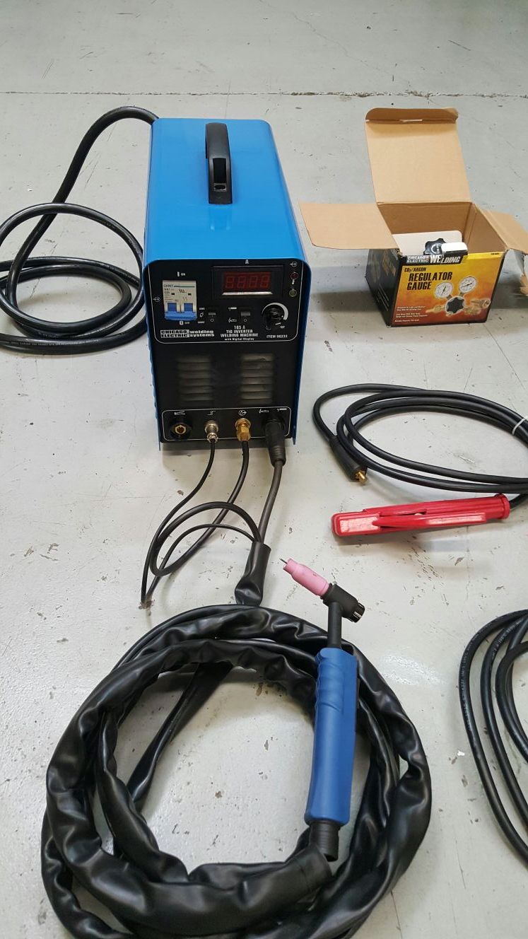 Chicago electric inverter arc/tig welder 98233 for Sale in Phoenix, AZ
