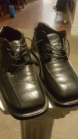 Mens dress boots Size is in European number 46M