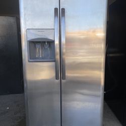Refrigerator 33