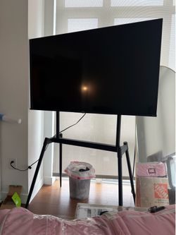 Hisense TV 55 inch with Mobile Stand