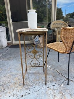 Plant stand
