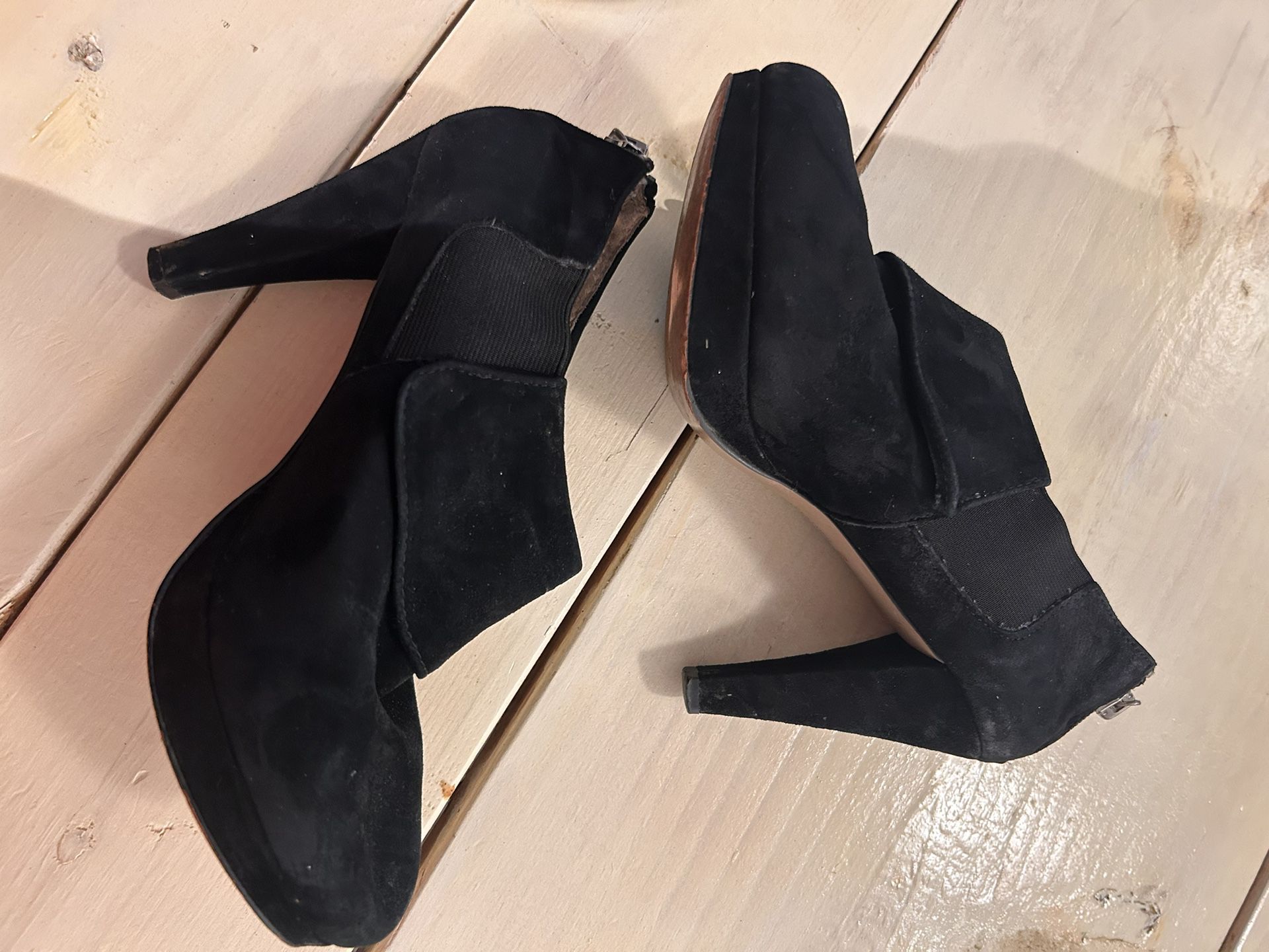 Adrienne Vittadini Black Leather Boots