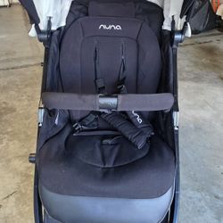 NUNA, HIGHEND DESIGNER BLACK STROLLER BOUGHT IT FROM NORDSTROM NOW ON SALE FOR JUST ONLY $199 (OVER $700 VALUE)!!!!