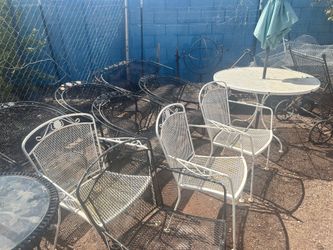 4 Chair And Table Set Wrought Iron