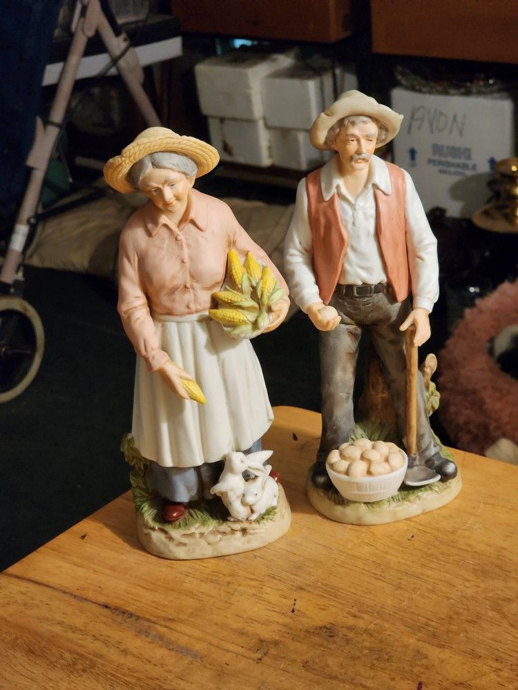 Rare find Vintage Home interiors Old man and woman farmer couple with corn and eggs Porcelain Shut up too Excellent condition pick up only.