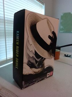 Bandai Kamen Rider Skull Figure Box