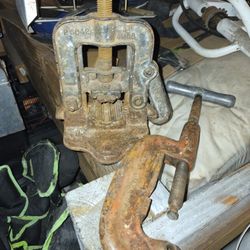 Vintage Heavy Duty Pipe Vise And Clamp