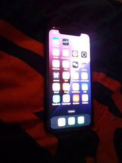 PHONE BUNDLE 2 READ DESCRIPTION FIRST COME FIRST SERVE