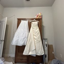 Wedding Dress (Ivory)- Strapless, 2 Veils, Slip