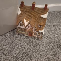 Heritage Village Collection Illuminated Dickens Village Series