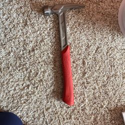 Milwaukee 22 oz Milled Face Framing Hammer