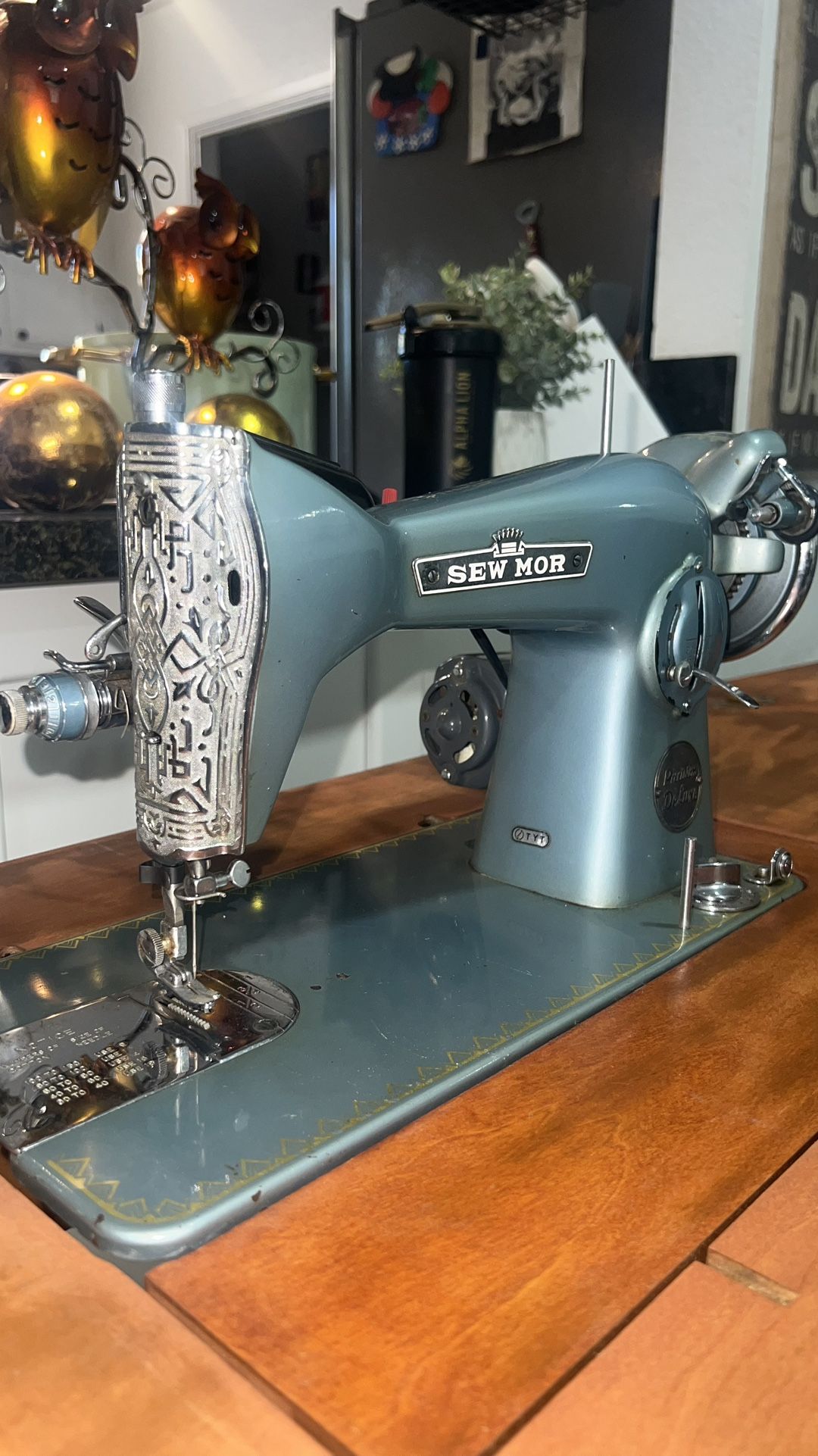 Working Antique Sewing Machine