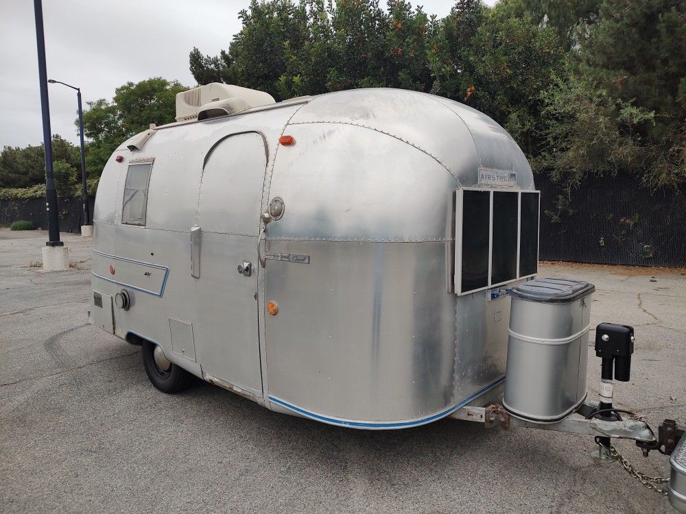1968 Airstream Caravelle