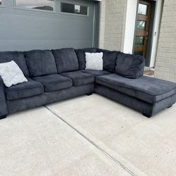 Flawless Condition Ashley Furniture Sectional Couch - 🚚Delivery Available 