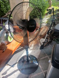 I FANZE OVALATING FLOOR FAN LIKE BRAND NEW 20 FIRM