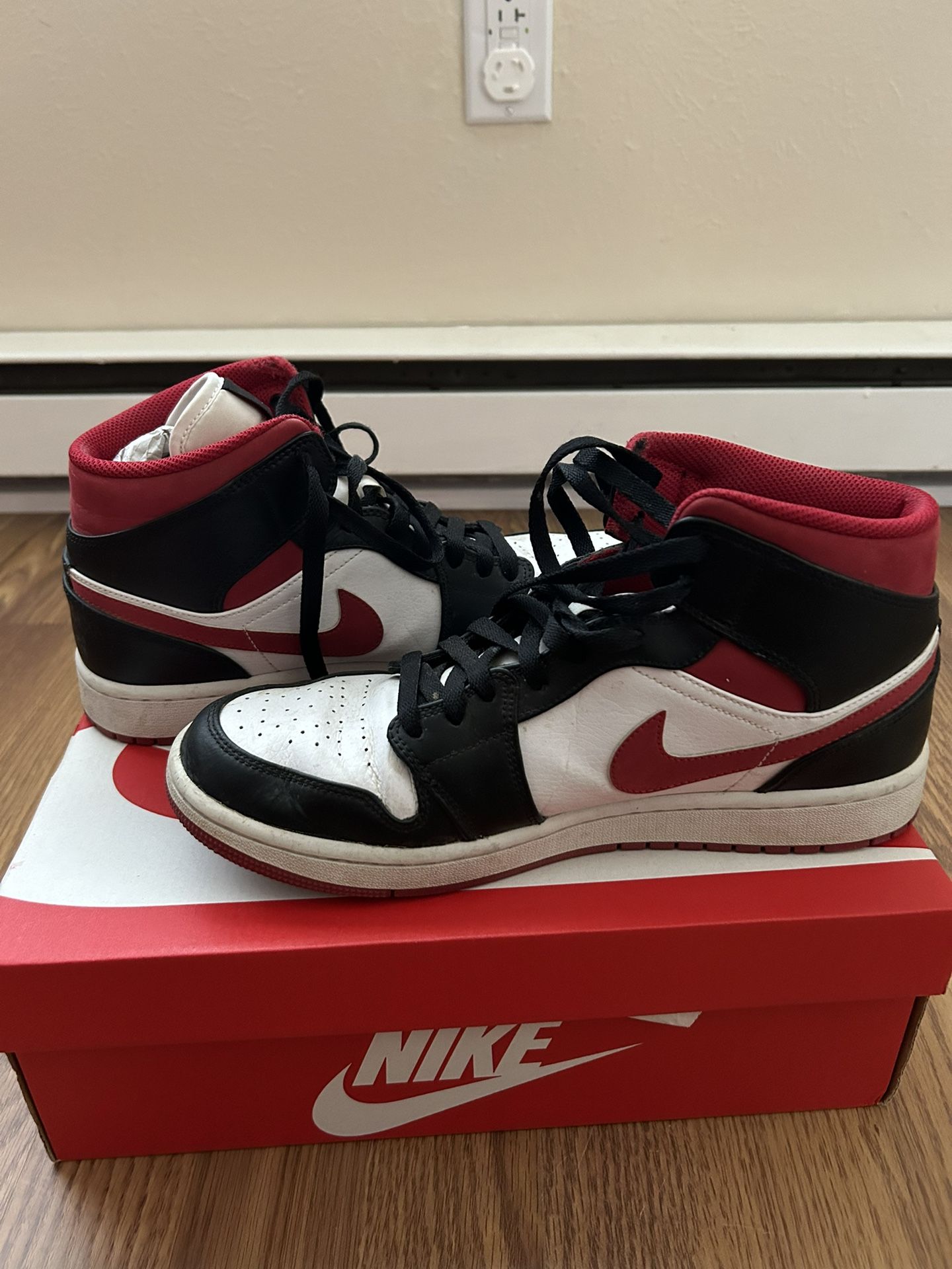Nike Air Jordan 1 Size 9.5