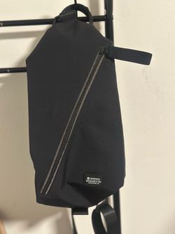 Lululemon side strap/ backpack multi use bag