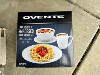 Dinnerware set