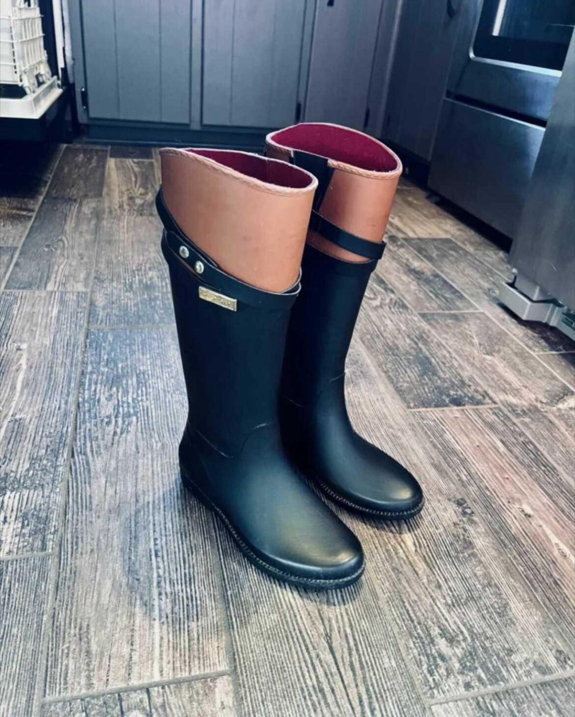 Hilfiger Rain Boots Size 6