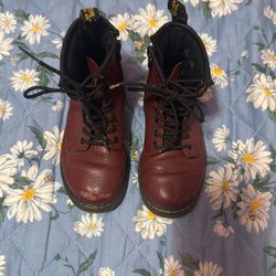 DR.MARTENS 