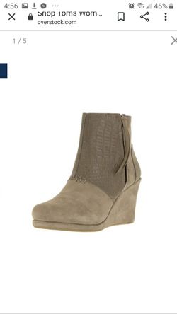 TOMS desert wedge boots sz 7