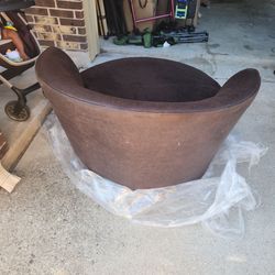 Rotating large ottoman