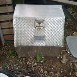 Genuine Merritt Saddle Box