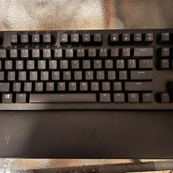 Razer - Huntsman V2 TKL Wired Gaming Keyboard (no Wire Included)