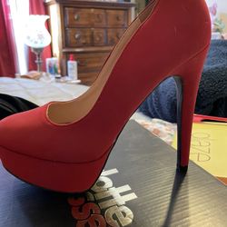 Red pumps on sale sales