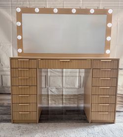 🔥 NEW Luxury 15-Drawer Makeup Vanity Desk – Glass Top & Fluted Design 🔥