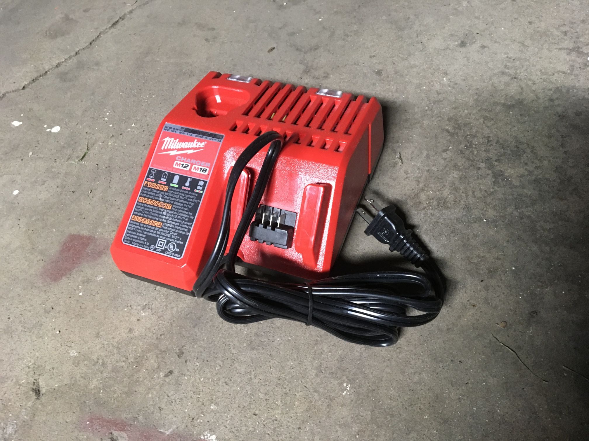 Milwaukee 18-12v Charger