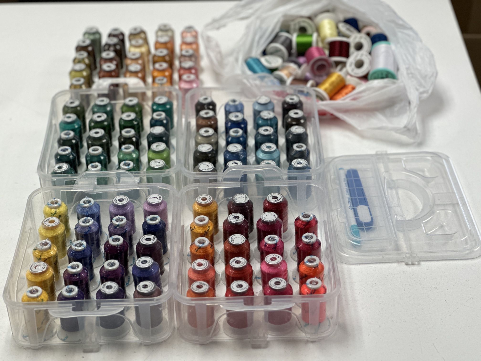 150+ Embroidery Spool Thread Multi color Lot / Carrying Case
