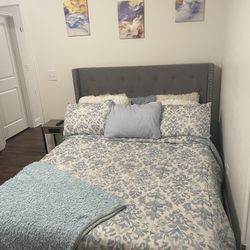 Queen Bed With Table And Mirrors 