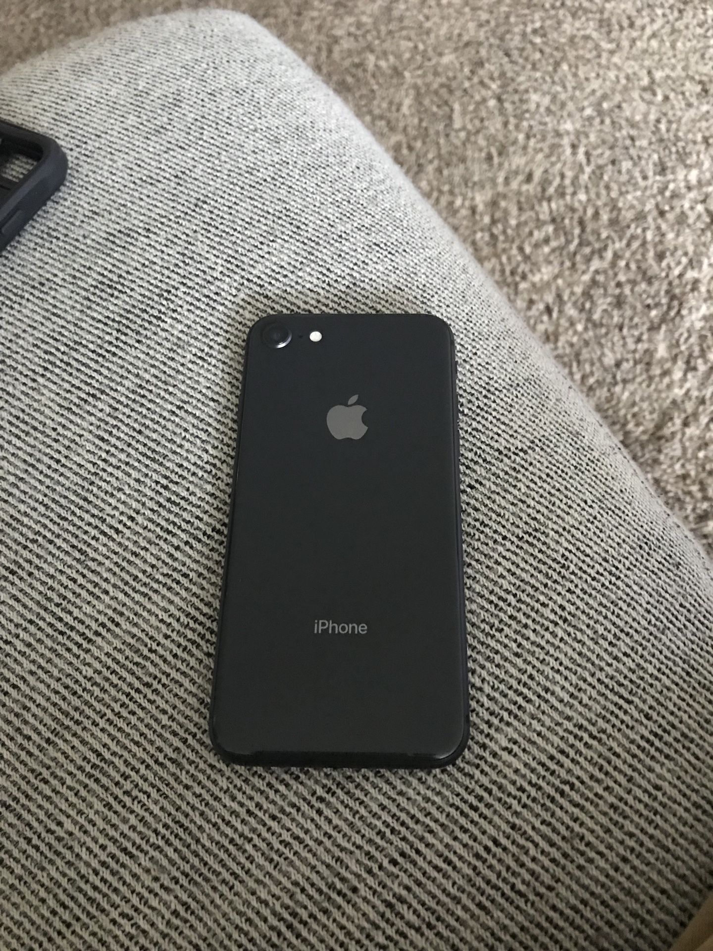 iPhone 8 256gb the carrier is at&t