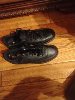 Court Nikes