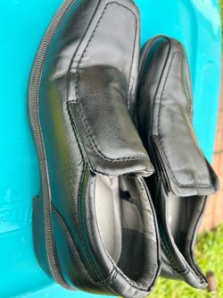 Size 8  men’s dress shoes