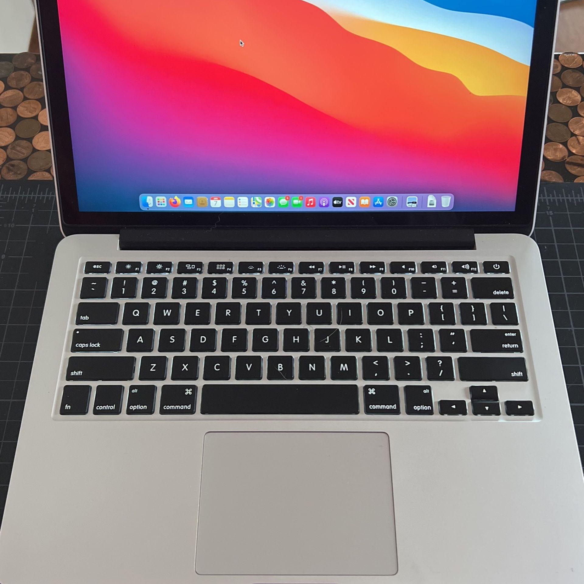 Early 2015 Macbook Pro 13 inch Core i7 16gb ram 512ssd