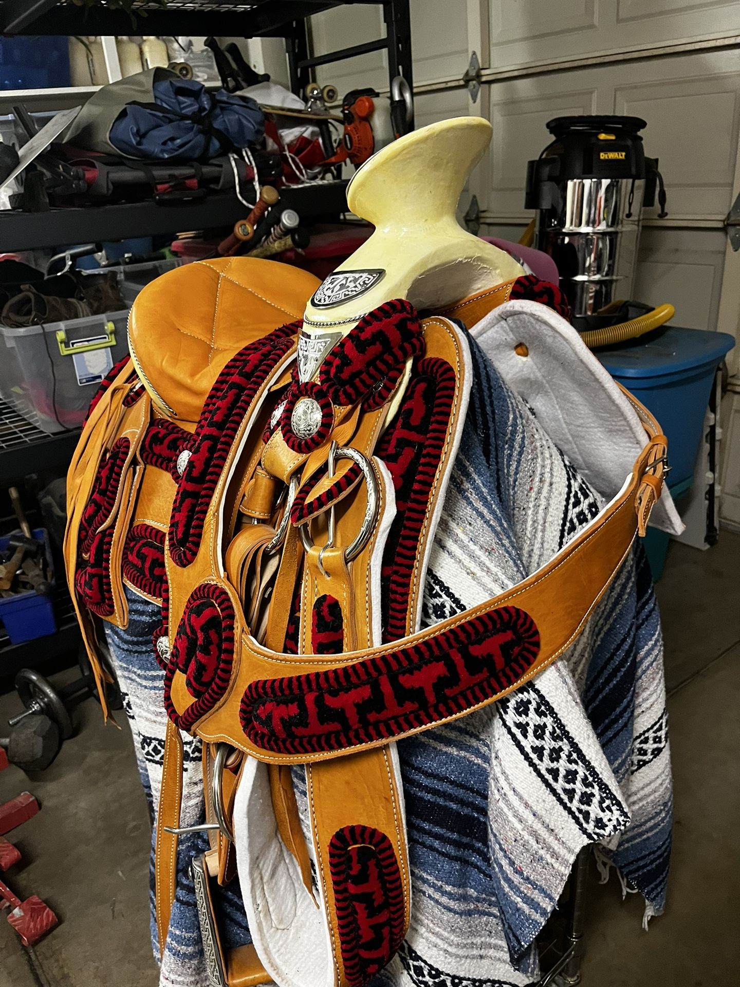 Mexican Saddle