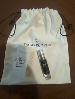 Lilium Blume parfume travel spray only spray ones plus a parfume sample with makeup bag 12 $