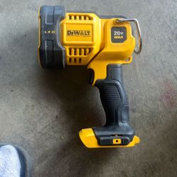 DEWALT 20v JOBSITE LED FLASHLIGHT 
