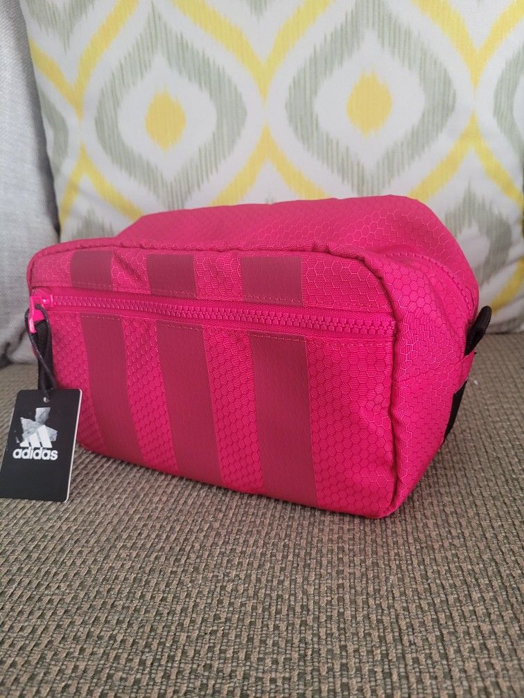 New Adidas Toiletry Bag for Sale in Vancouver, WA OfferUp