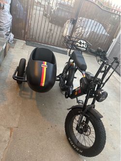 Electric bike motorcycle with sidecar 6 speed with pedal assist. FAST! Trike