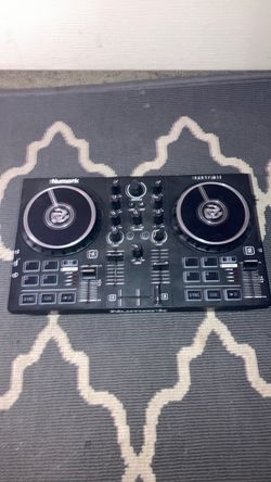 Numark Party Mix DJ Controller