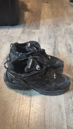 Balenciaga runners size 44