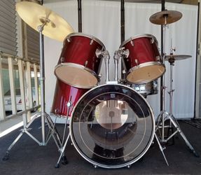 Bateria Legion 5 PC Wine 🍷 Red Drum Set complete w/Bass Pedal, Cymbals  & Hi-Hats, Hardware or Stands, 2 Pr of Sticks and a Drum Tuning Key 🗝  for $