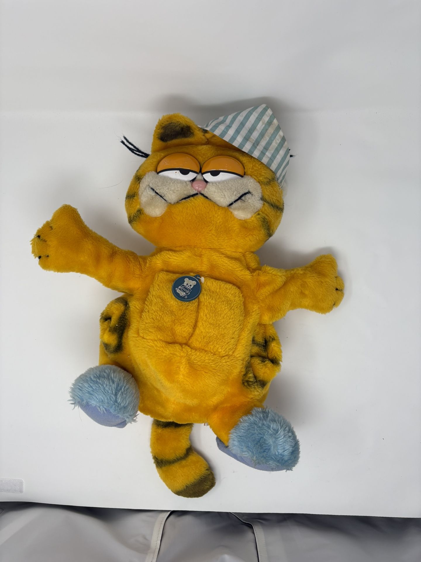 $20 Vintage Garfield Overnight Bag/Plush