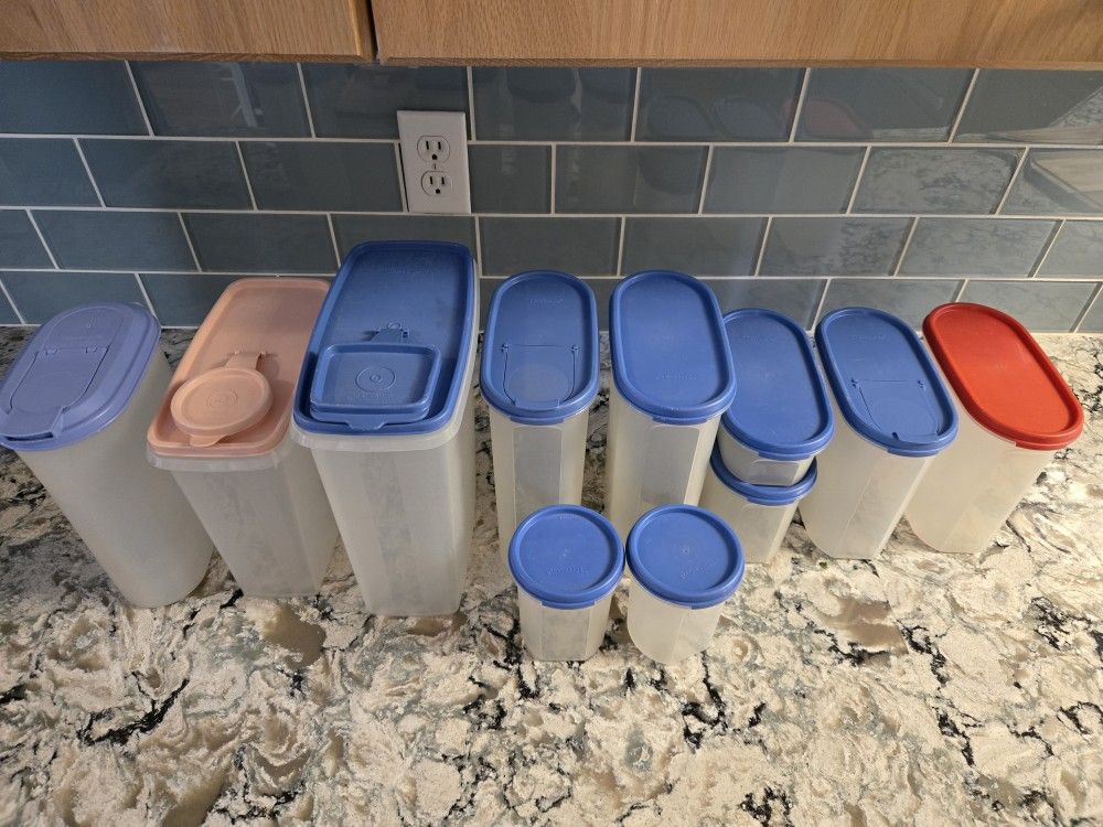 Tupperware Containers 