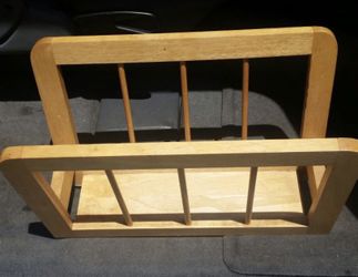 Magazine/book rack