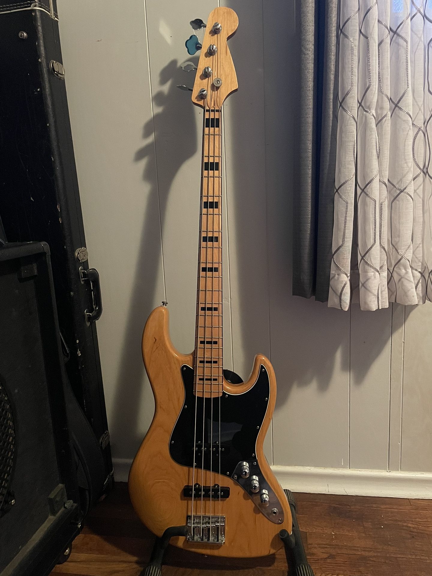 Luthier Crafted Jazz Bass