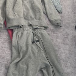 Grey Nike Outfit